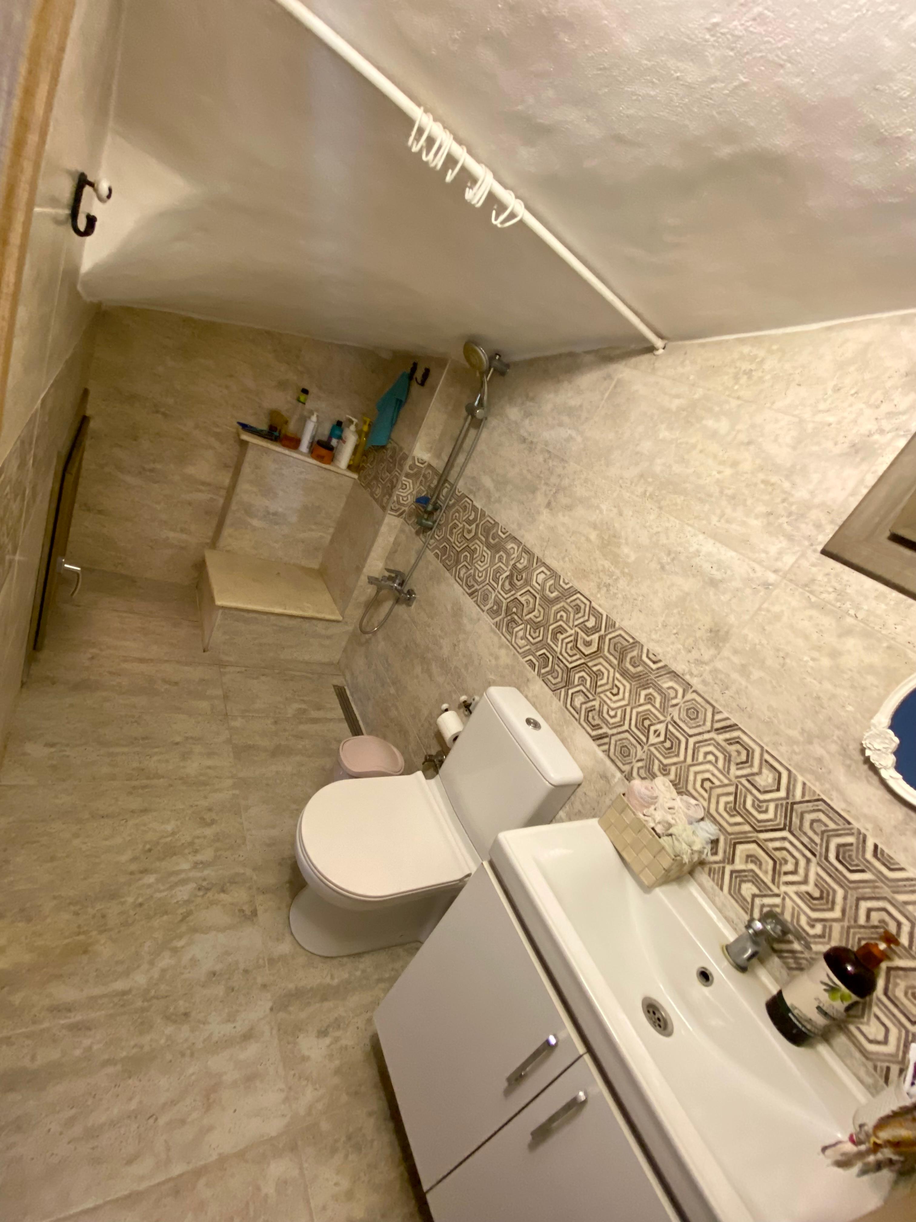 -Dikili Cumhuriyet Mahallesinde Sat?l?k Bah?eli 5+1 M?stakil Villa

-350 m2 Bah?e Kullan?m Alan?

-200 m2 M?stakil Villa

-?mar ve ?skan Ruhsat? Var. ( 2018 y?l?nda al?nm??) Belediye Kay?tl?

-Veranda

-K?? Bah?esi

-Teras

-Su Kuyusu

-A??k Garaj

-G?venlik Alarm Sistemi

-Denize 800 metre

-Yerden Is?tma Kalorifer Sistemi Mevcut

-Klima ve ??mine

-G?ne? Enerji Sistemi

-Bah?ede Zeytin ve Meyve A?a?lar?

-Krediye Uygun

-Merkezi Konumda Toplu Ta??ma Ara?lar?na ve Al??veri? Yerlerine Y?r?me Mesafesinde

-Daireyi G?rmek ??in L?tfen Randevu Al?n?z?